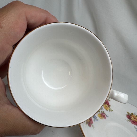 Vintage Royal Vale Tea Cup and Saucer Set Pink Yellow Roses Bone China England - Picture 4 of 7